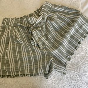 Umgee shorts, size L